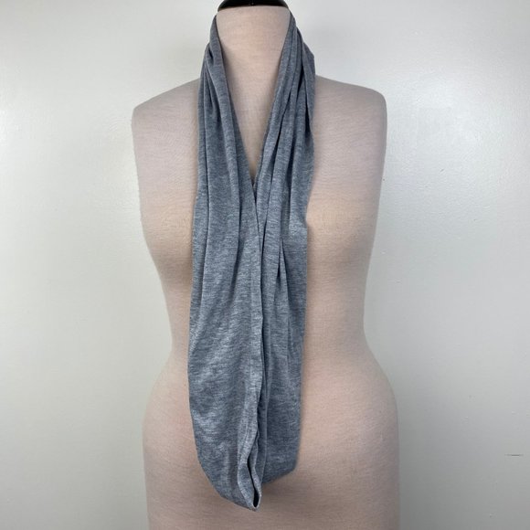 Miley Cyrus Gray Infinity Scarf 62" Around X 8" Wide 100% Polyester - Picture 2 of 4